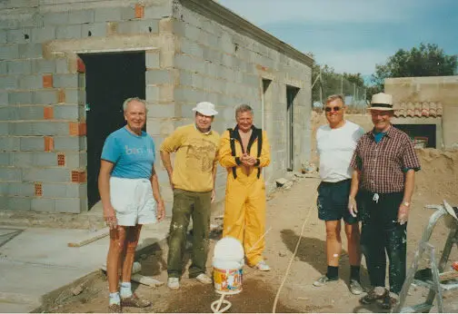 1st kennels being build e1750001882361